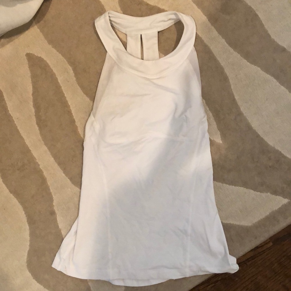 Lululemon size 2 top worn only a few times